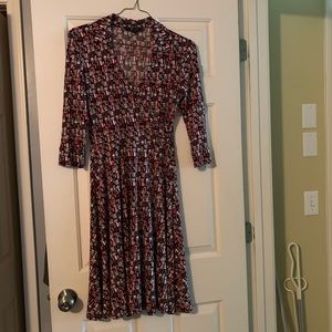 Faux Wrap Shirt Dress in a Geometric Print Sz M